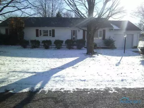 325 E Barnes, Napoleon, OH 43545 photo 2