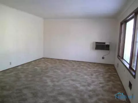325 E Barnes, Napoleon, OH 43545 photo 8