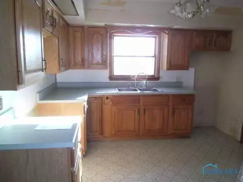 325 E Barnes, Napoleon, OH 43545 photo 9