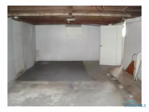 233 E Un, Walbridge, OH 43465 photo 8