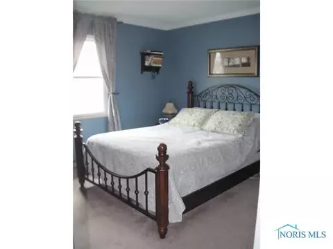 1109 Colonial, Bryan, OH 43506 photo 7
