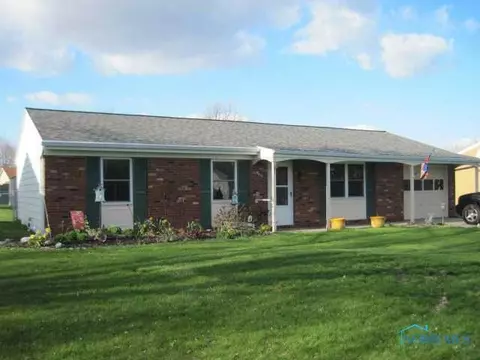 1109 Colonial, Bryan, OH 43506 photo 1