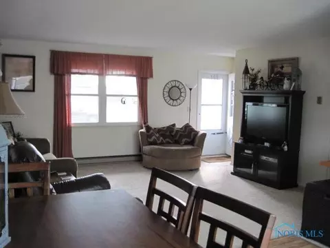 1109 Colonial, Bryan, OH 43506 photo 3