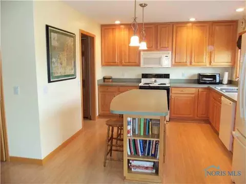 716 Greenview, Delta, OH 43515 photo 8