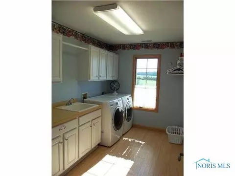 716 Greenview, Delta, OH 43515 photo 17