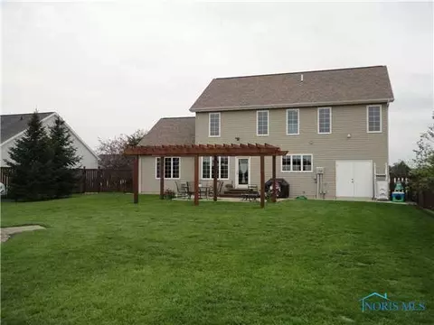 716 Greenview, Delta, OH 43515 photo 2