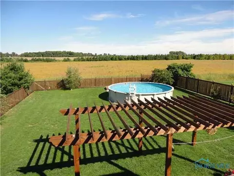 716 Greenview, Delta, OH 43515 photo 3