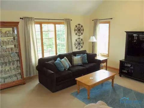 716 Greenview, Delta, OH 43515 photo 5