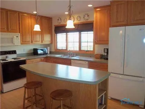 716 Greenview, Delta, OH 43515 photo 7