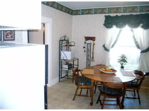 521 E Fourth St, Ottawa, OH 45875 photo 9
