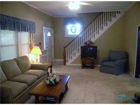 521 E Fourth St, Ottawa, OH 45875 photo 4