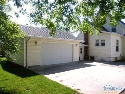 521 E Fourth St, Ottawa, OH 45875 photo 3