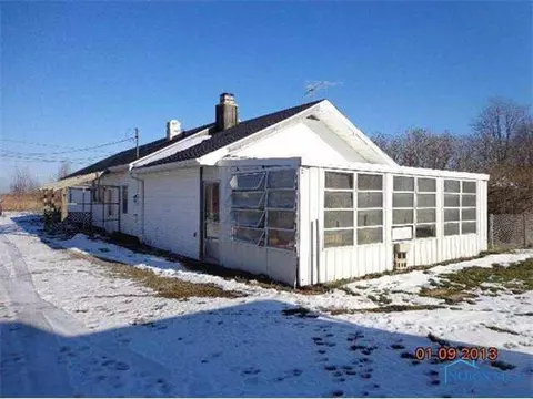 8620 Cedar Pt, Oregon, OH 43616 photo 2