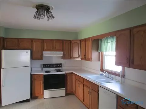 829 N Cherry, Paulding, OH 45879 photo 2