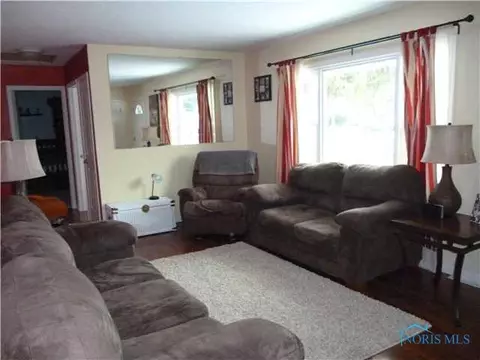 825 Wall St, Maumee, OH 43537 photo 3