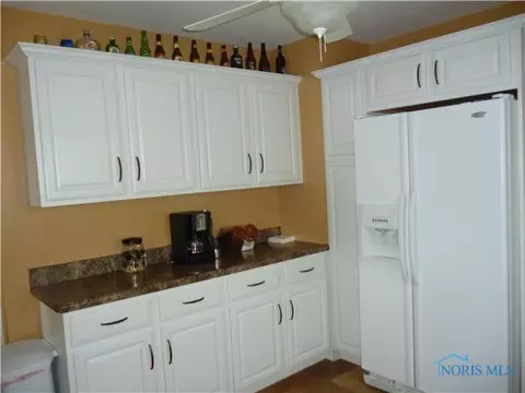 825 Wall St, Maumee, OH 43537 photo 5
