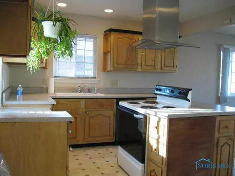 816 Mackow, Toledo, OH 43607 photo 9