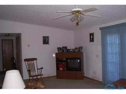 111 Leigh, West Unity, OH 43570 photo 3