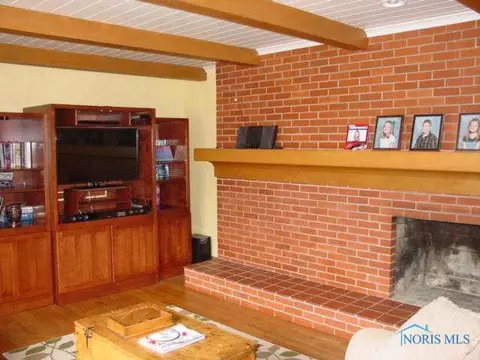 604 Circle Dr, Bryan, OH 43506 photo 4