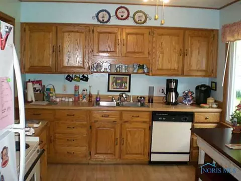 940 E Graceway Dr, Napoleon, OH 43545 photo 5