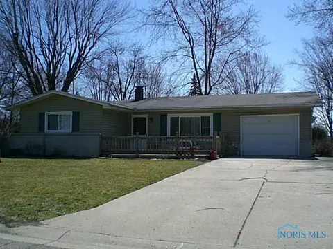 940 E Graceway Dr, Napoleon, OH 43545 photo 1