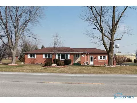 912 W Wayne St, Paulding, OH 45879 photo 2