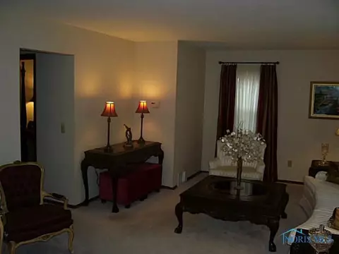 810 Cuthbert Rd, Toledo, OH 43607 photo 5