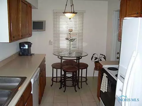 810 Cuthbert Rd, Toledo, OH 43607 photo 7
