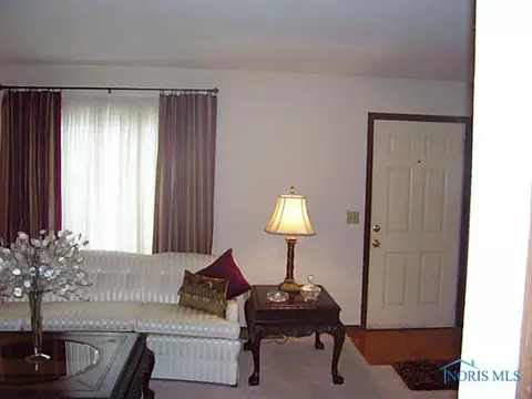 810 Cuthbert Rd, Toledo, OH 43607 photo 3
