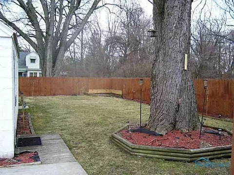 810 Cuthbert Rd, Toledo, OH 43607 photo 17