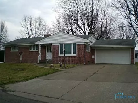 936 E Graceway Dr, Napoleon, OH 43545 photo 1
