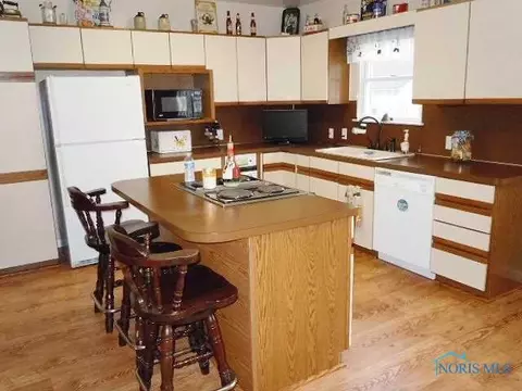 208 E 11th, Genoa, OH 43430 photo 5