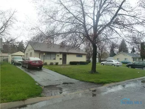127 Dickens Dr, Toledo, OH 43607 photo 1