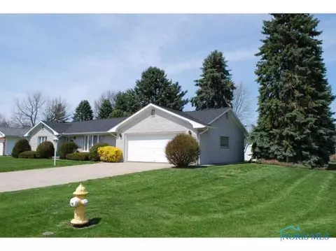 775 Pine St, Wauseon, OH 43567 photo 2