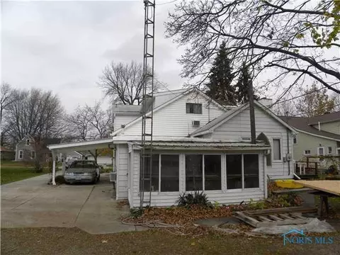 218 E Chestnut, Wauseon, OH 43567 photo 2