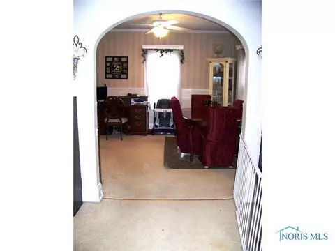 420 E Dudley St, Maumee, OH 43537 photo 8