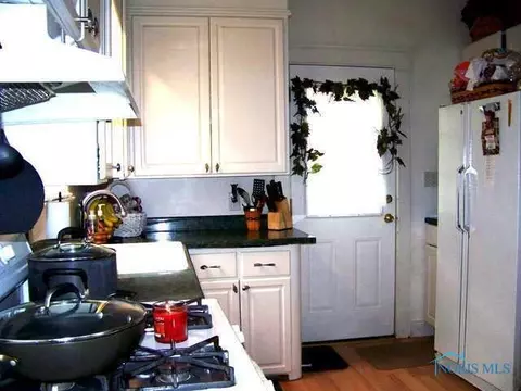 420 E Dudley St, Maumee, OH 43537 photo 6