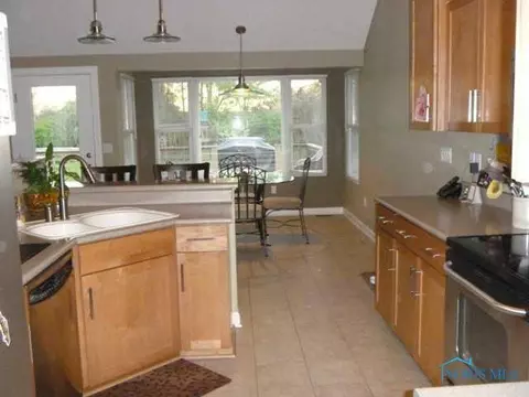 111 Hogan Ln, Bryan, OH 43506 photo 9