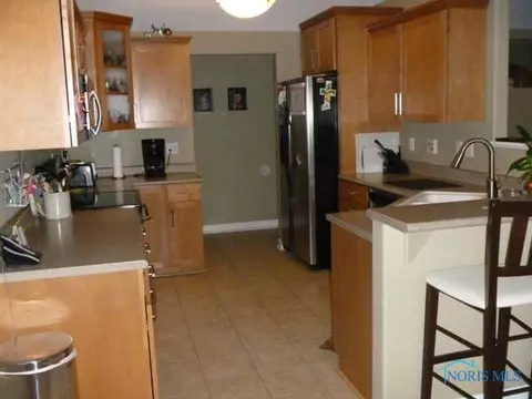 111 Hogan Ln, Bryan, OH 43506 photo 8