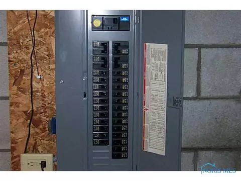 914 W Maple St, Clyde, OH 43410 photo 17