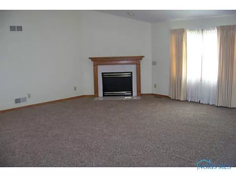 914 W Maple St, Clyde, OH 43410 photo 7