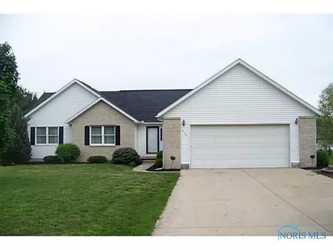 914 W Maple St, Clyde, OH 43410 photo 1