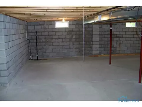 914 W Maple St, Clyde, OH 43410 photo 16