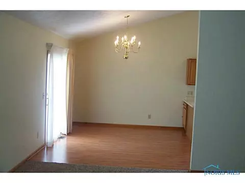914 W Maple St, Clyde, OH 43410 photo 4