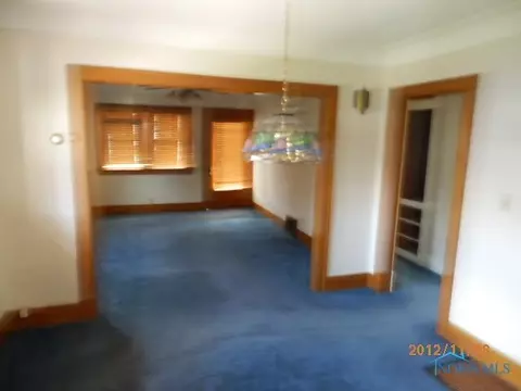 215 E Perry St, Walbridge, OH 43465 photo 2