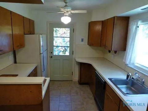 2649 Castleton Ave, Toledo, OH 43613 photo 4