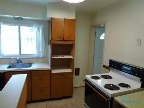 2649 Castleton Ave, Toledo, OH 43613 photo 5