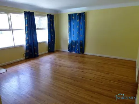 2649 Castleton Ave, Toledo, OH 43613 photo 12