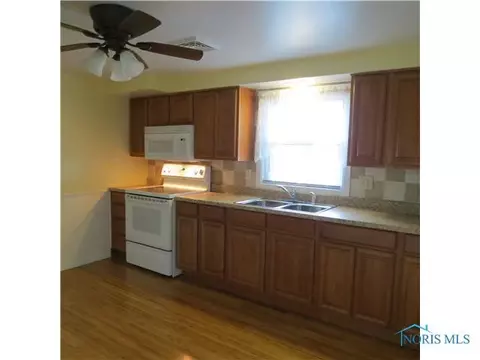 869 Johnson, Paulding, OH 45879 photo 4
