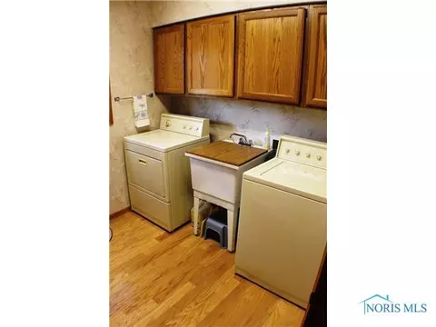 525 Thackeray Rd, Maumee, OH 43537 photo 20